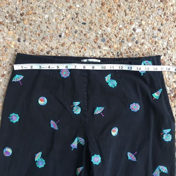 Coldwater Creek Beach Ball Umbrella Black Capris - Picture 5 of 6